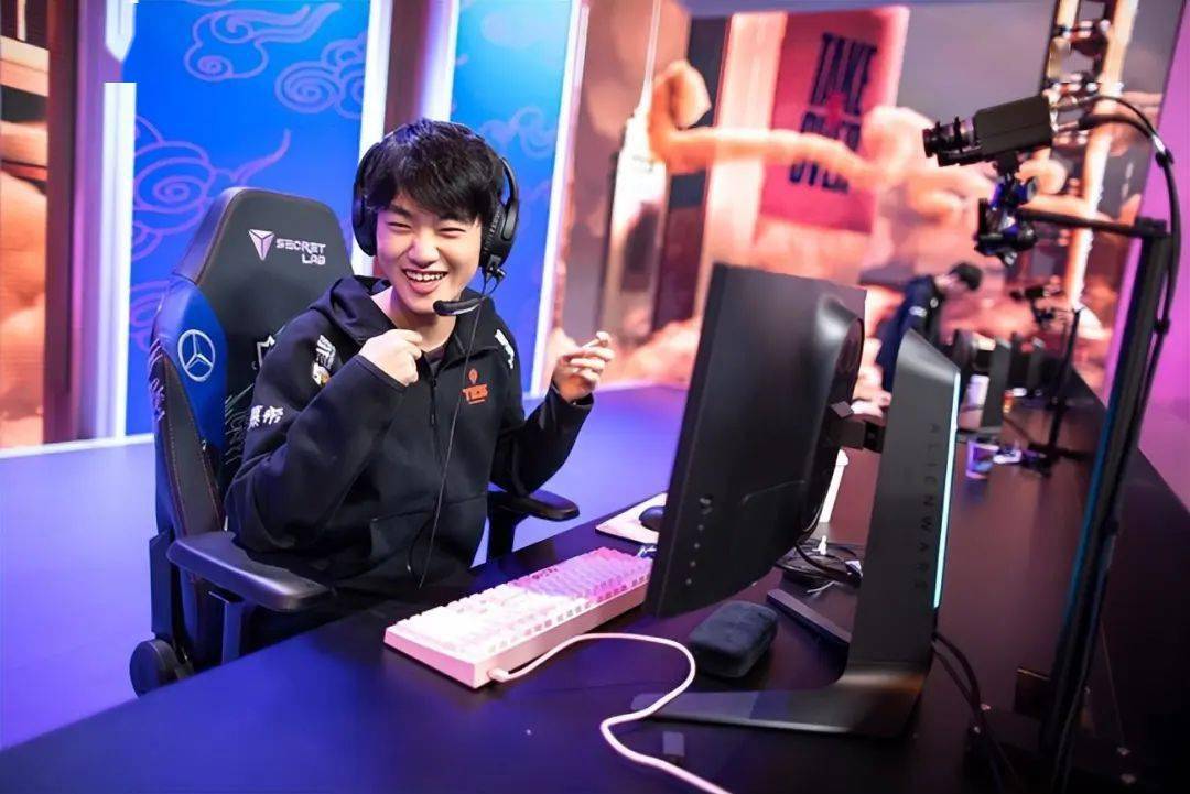 pg电子试玩网-关于MAD爆冷FNC，Knight统治全场的信息