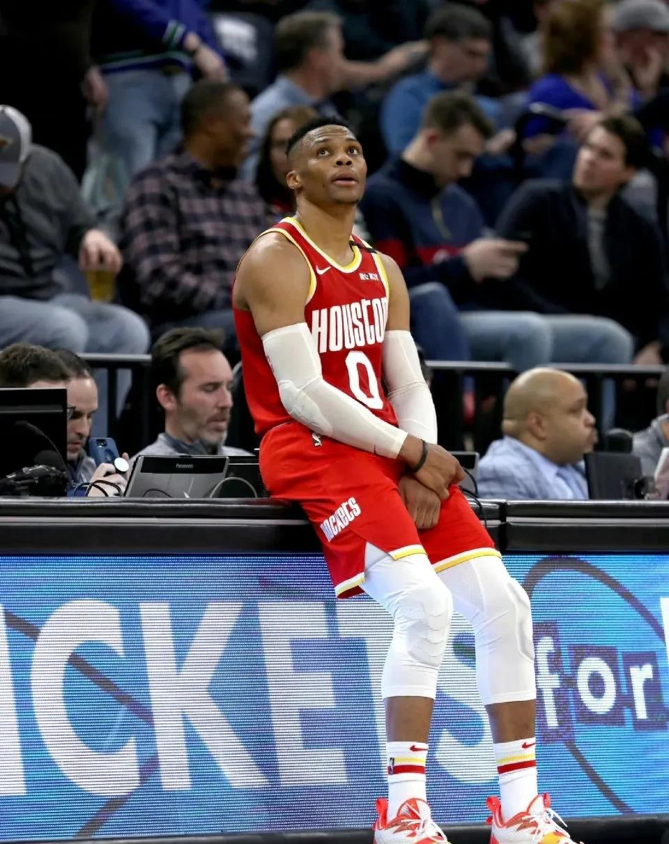 pg电子游戏-雷霆战胜湖人，威少发挥全面