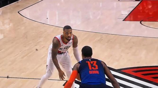 开拓者惨败湖人，利拉德表现低迷