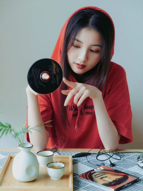 pg电子模拟器-德甲争冠焦点战与雷霆压哨绝杀勇士，体育之夜的终极悬念