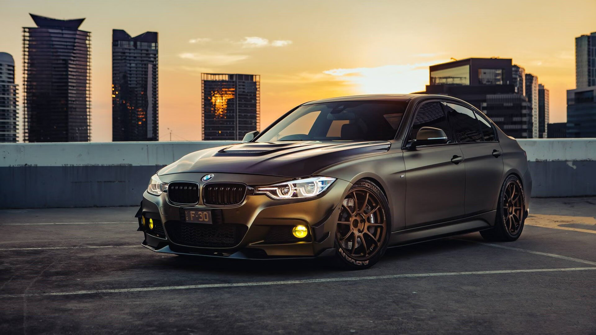 暗夜银箭，布克在阿布扎比灯光下的终极压制