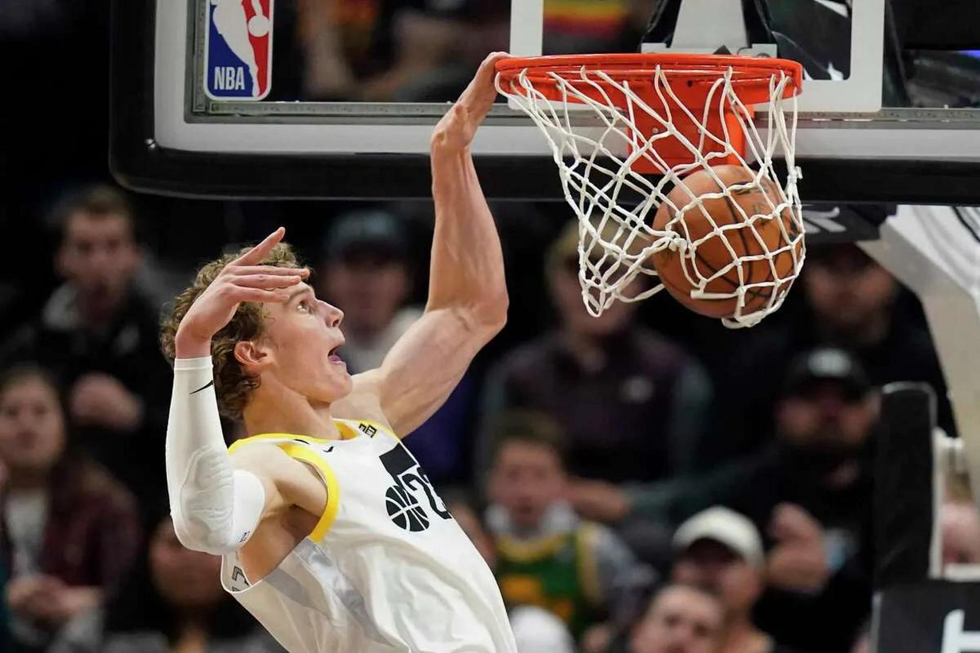 吉林队战术压制勇士,克莱在NBA季后赛接管比赛 吉林队战术压制勇士,克莱在NBA季后赛接管比赛