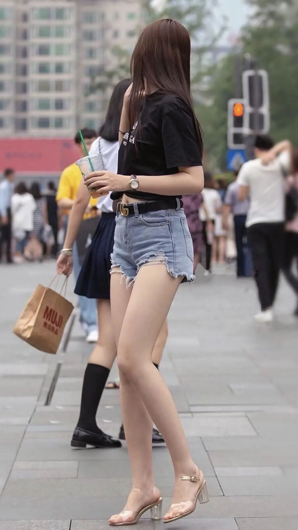 风暴中的冷门，越南压制伊朗，莫德里奇闪耀卡塔尔，G组上演足坛颠覆夜